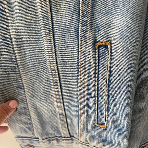 Levi Denim Jacket size large - Picture 3 of 4